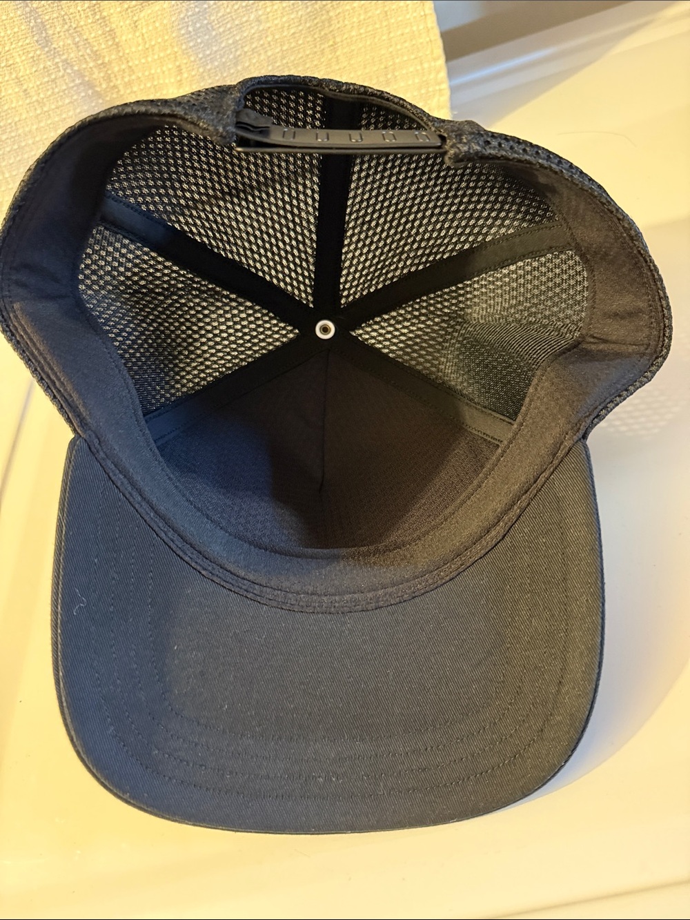 Like New! Lululemon Black Trucker Hat with Logo - Picture 2 of 3